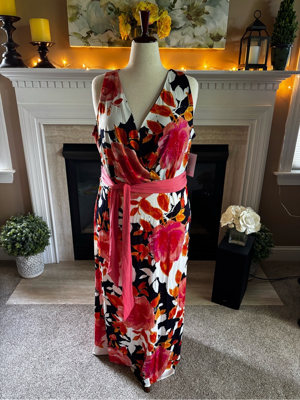 *NEW* En Focus Studio Floral Print Maxi Dress - Size